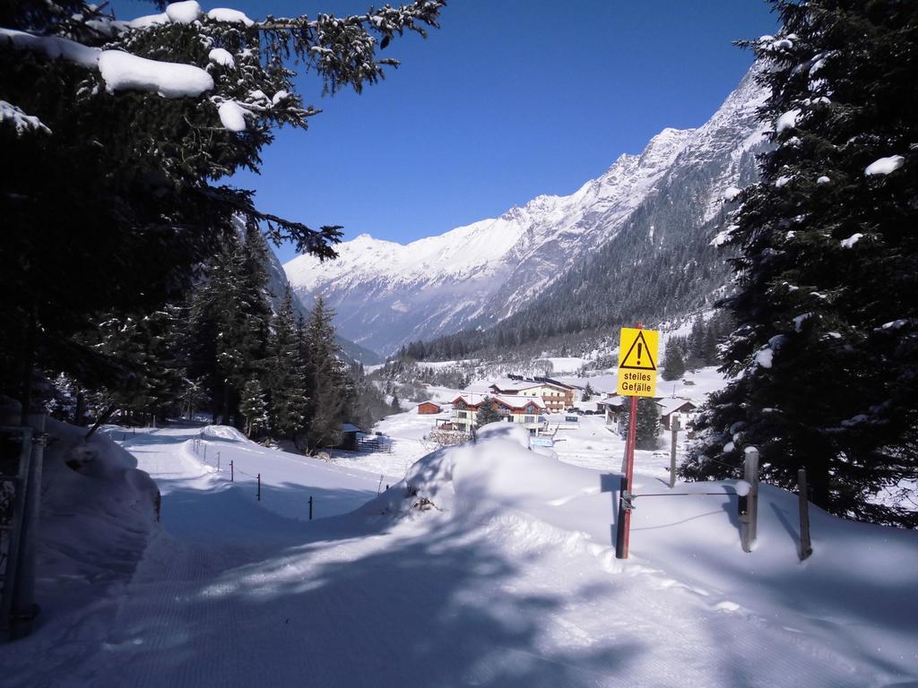Hotel Haus Waldheim Sankt Leonhard im Pitztal Esterno foto